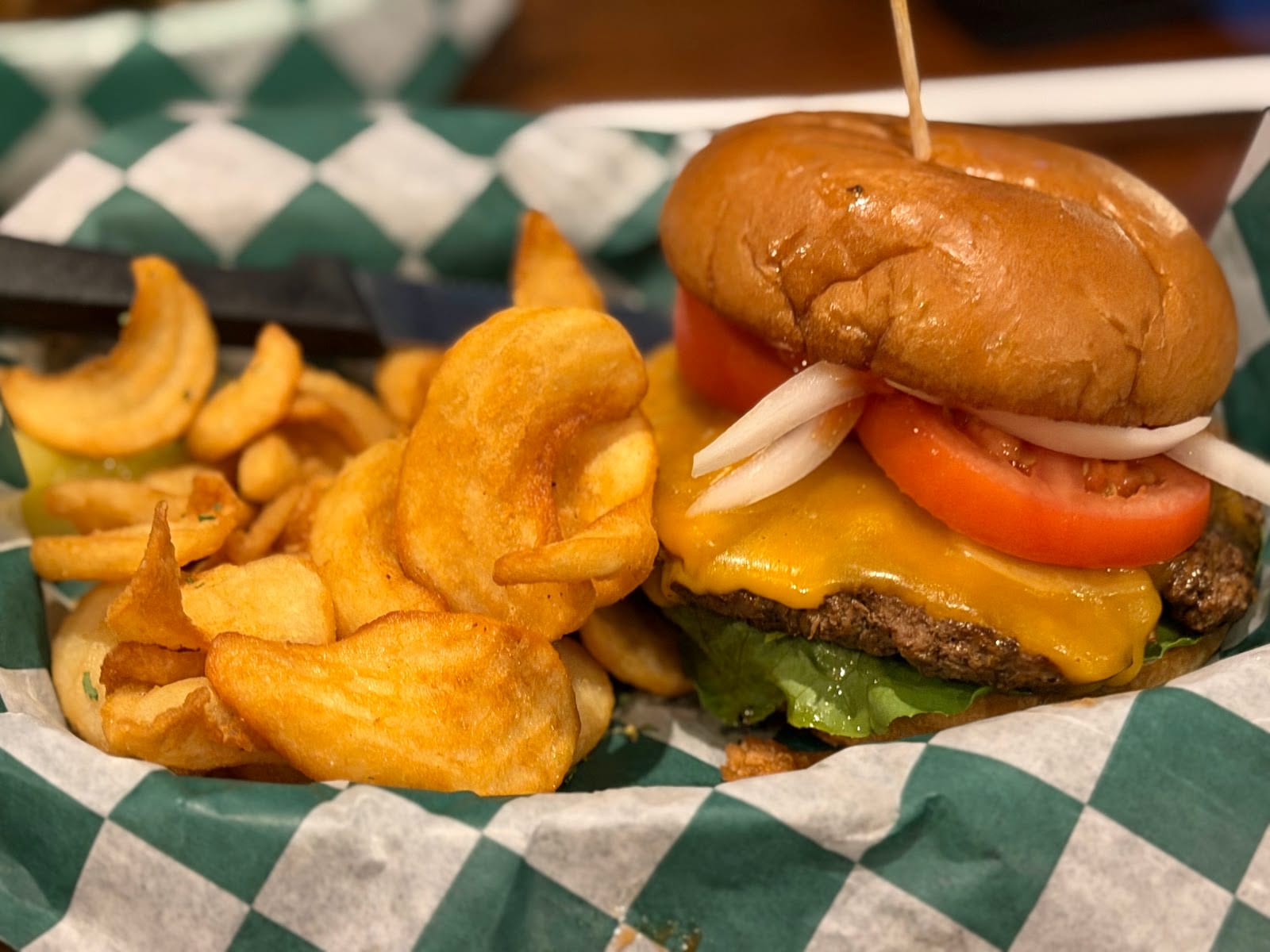 Lucky Irish Pub and Grill, photo 2