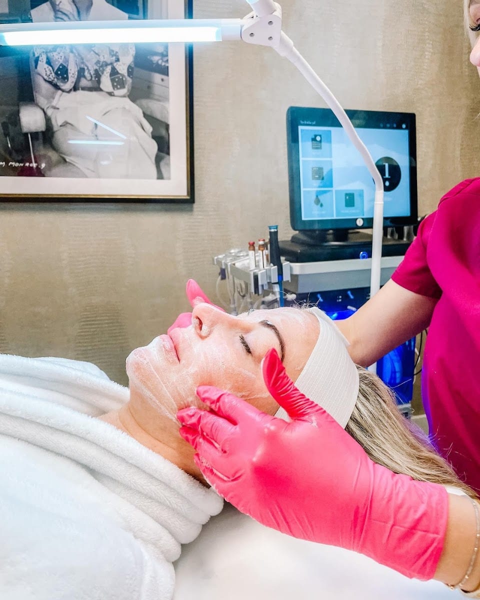 SKN at Franks Dermatology, photo 4