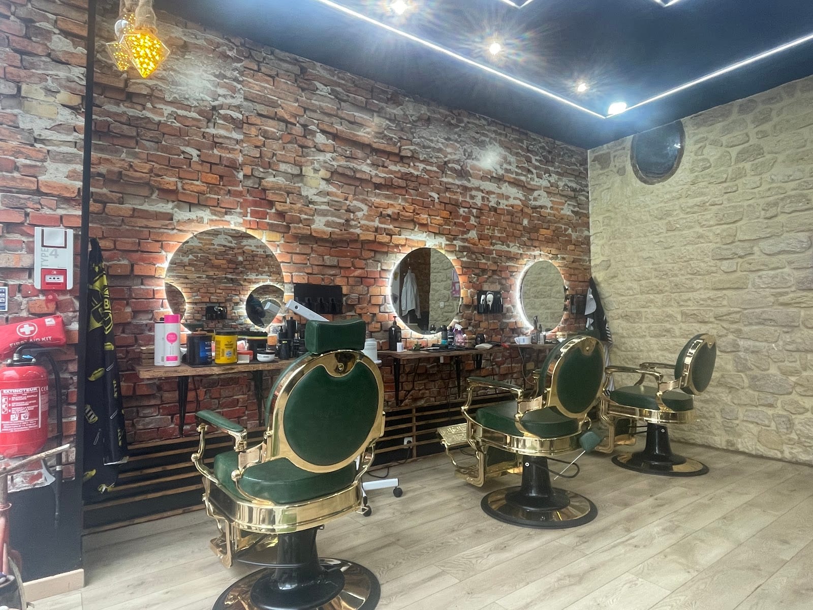 Barber XVIII, photo 2
