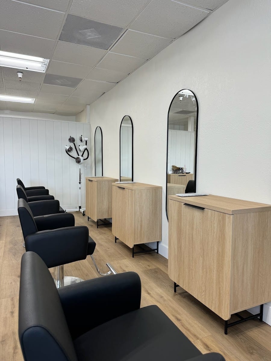 Lovlee Salon