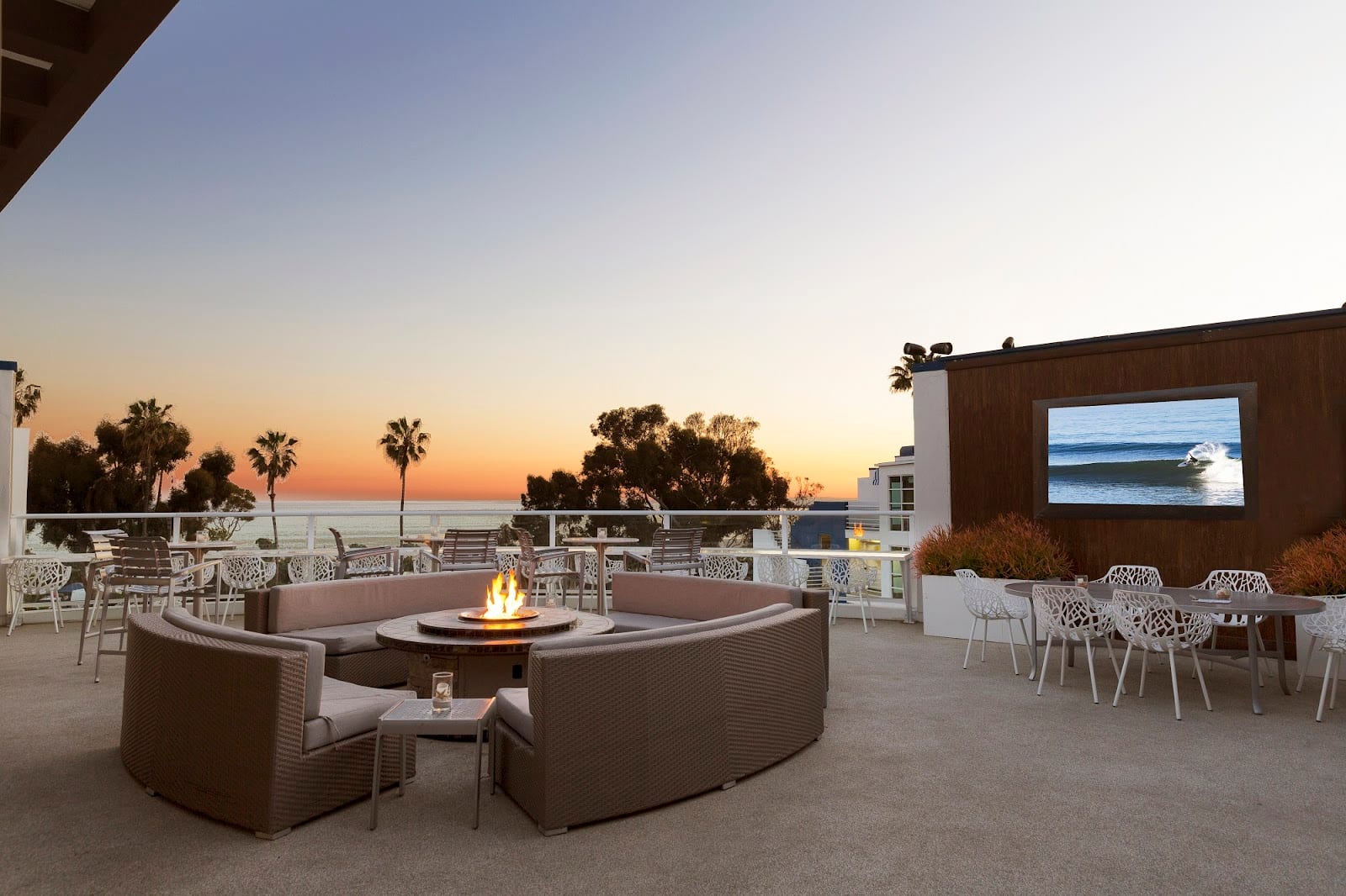 Longboard Rooftop Lounge, photo 2