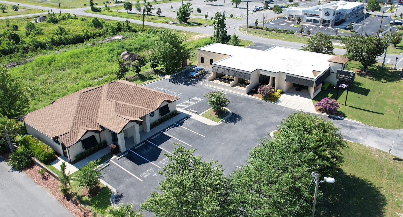 CENTURY 21 Commander Realty