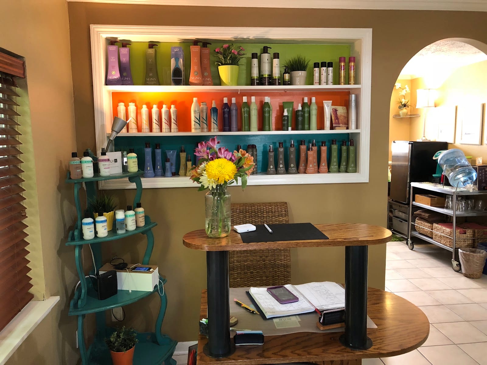 Dot Dot Salon
