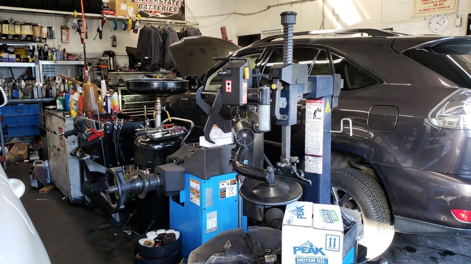 Twin Peaks Auto Service, photo 3