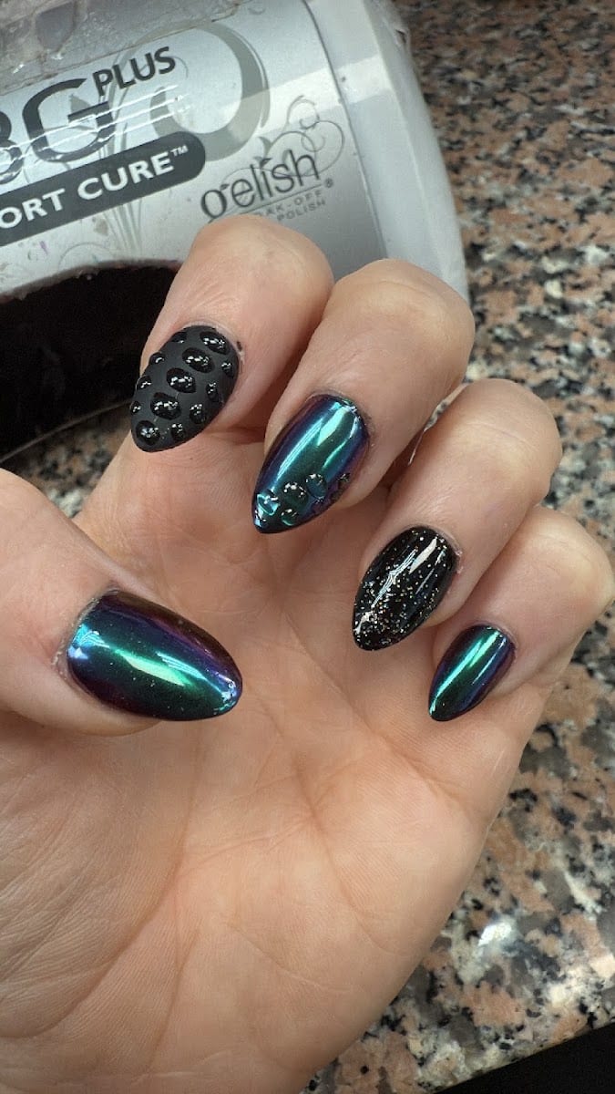 E Nails