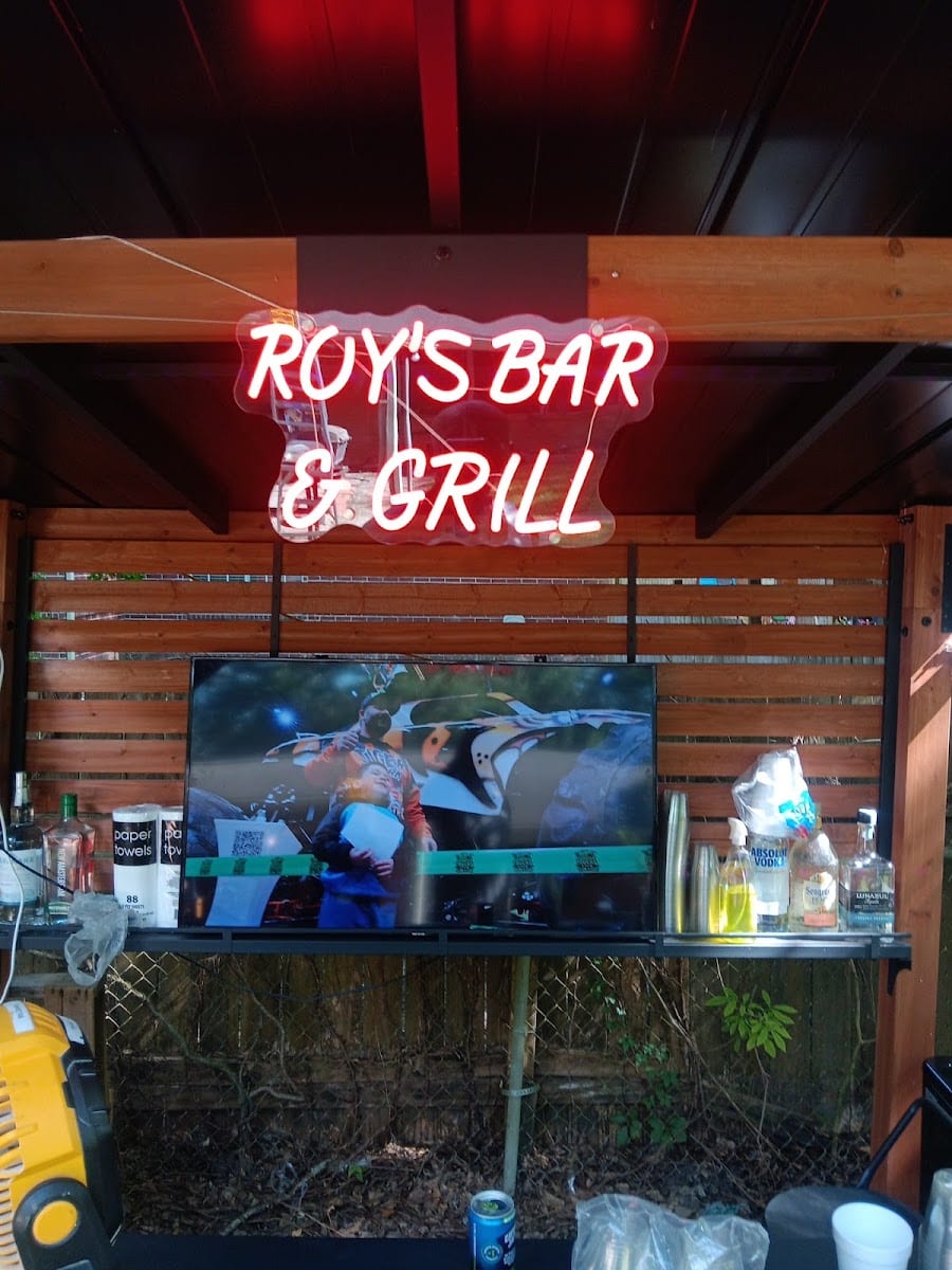 Roy’s Bar and Grill