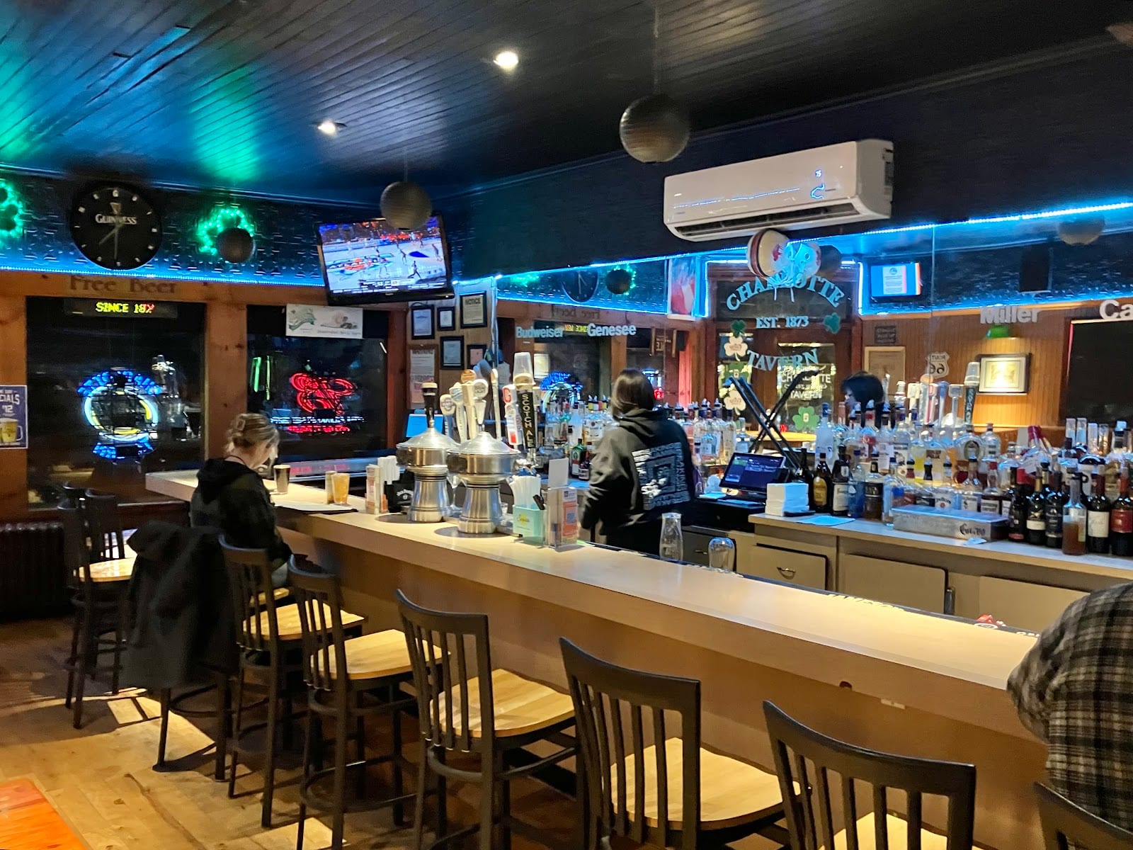 Charlotte Tavern, photo 4