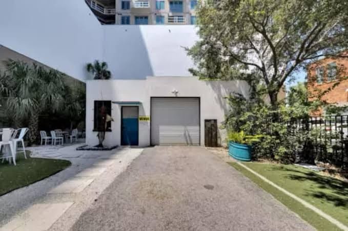Art Studio in DOWNTOWN Channelside
