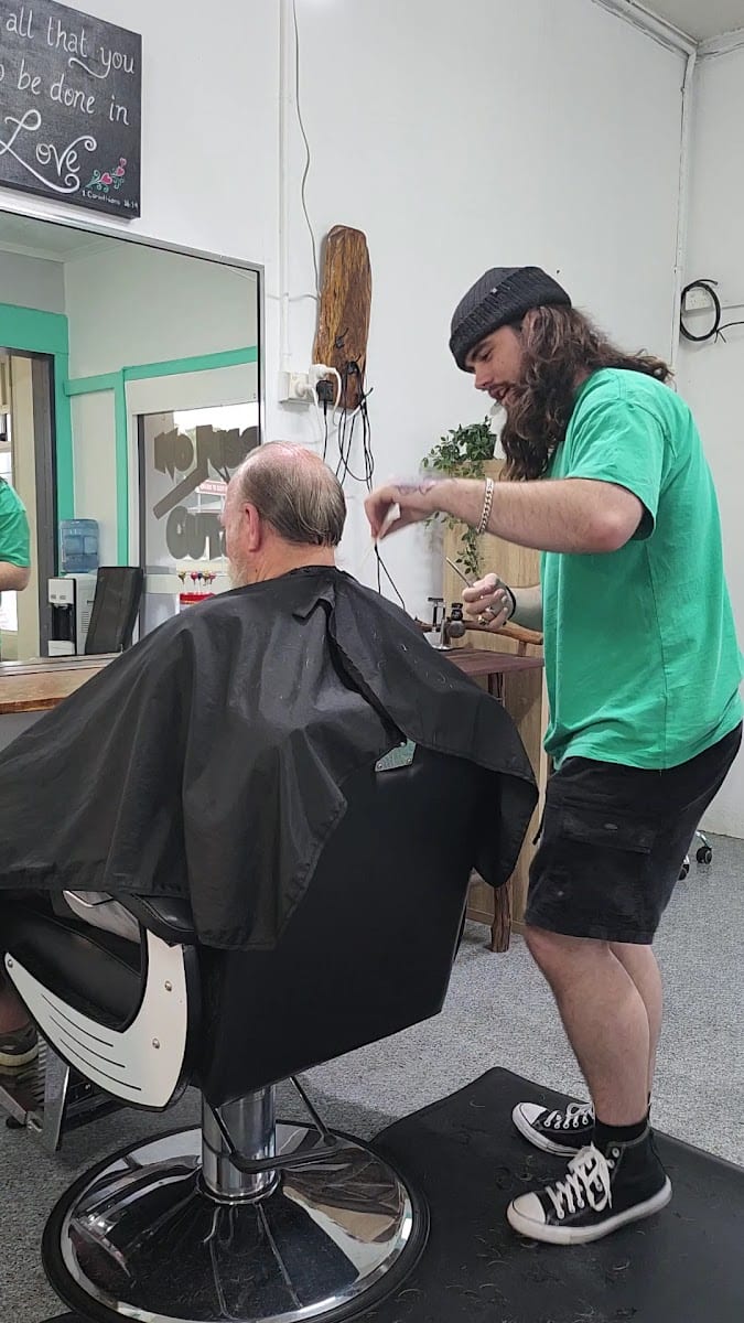 No Fuss Cuts The Barber, photo 3