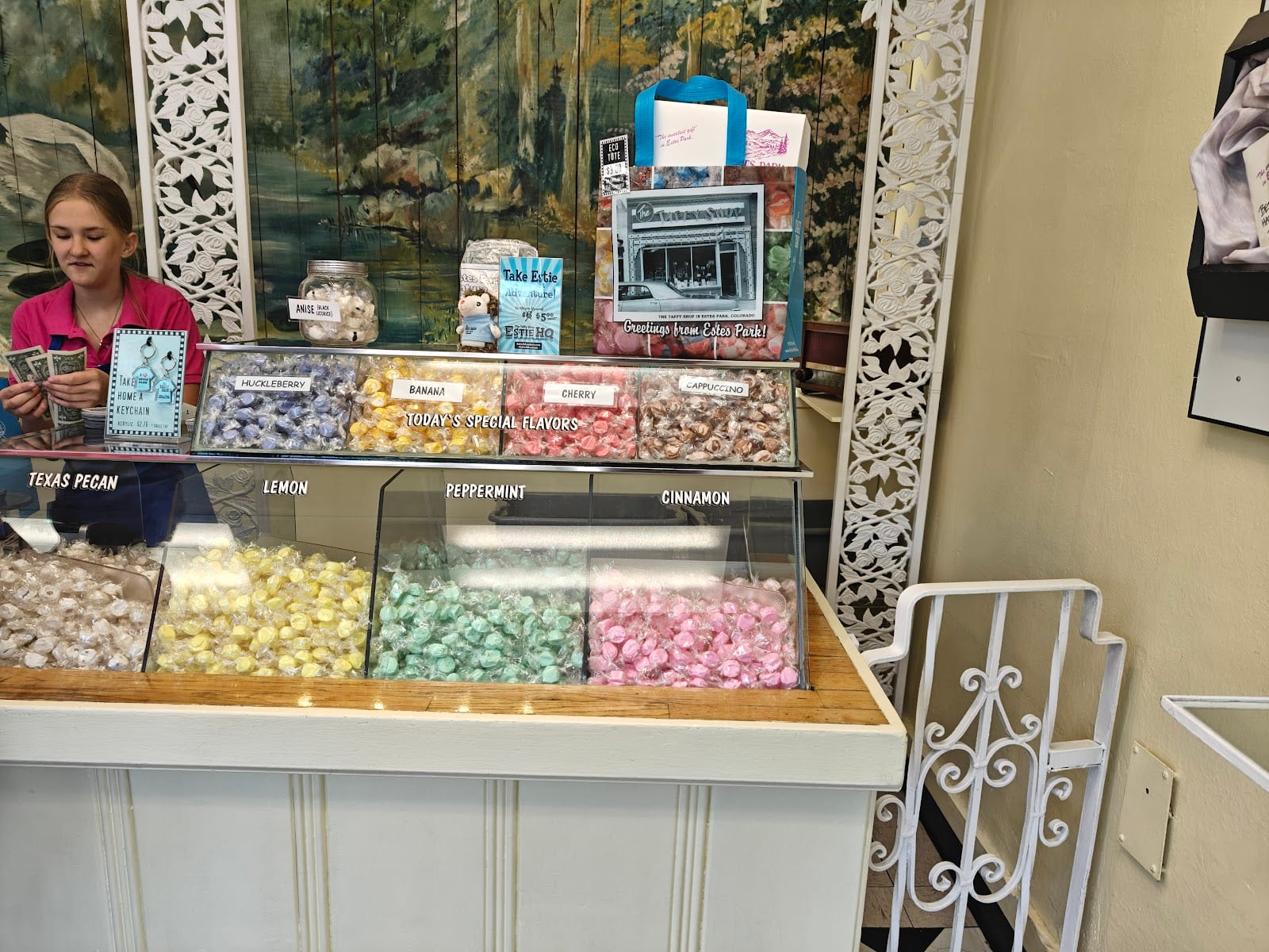 The Taffy Shop, photo 4