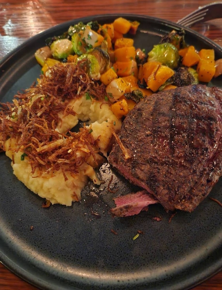 Earls Kitchen + Bar, photo 4