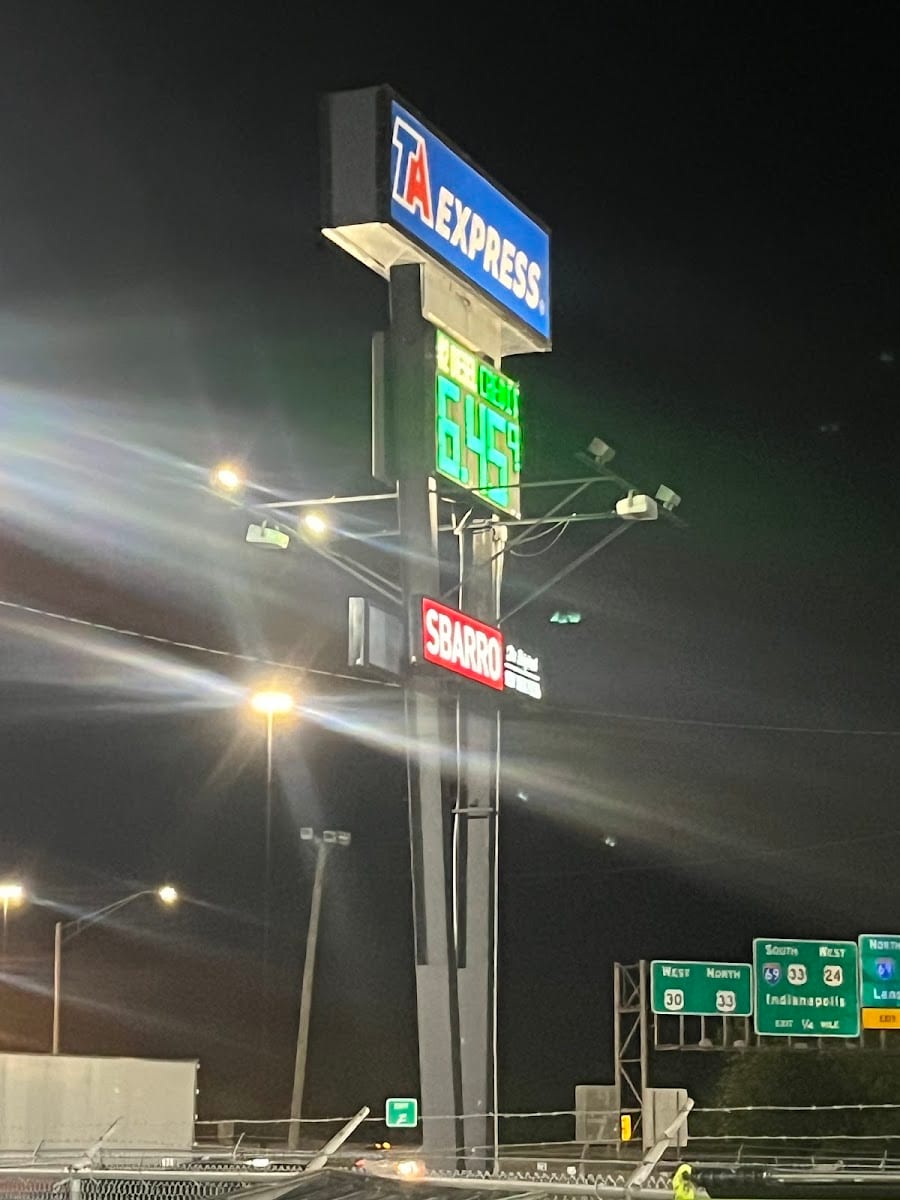 Fort Wayne Truck Plaza, photo 3