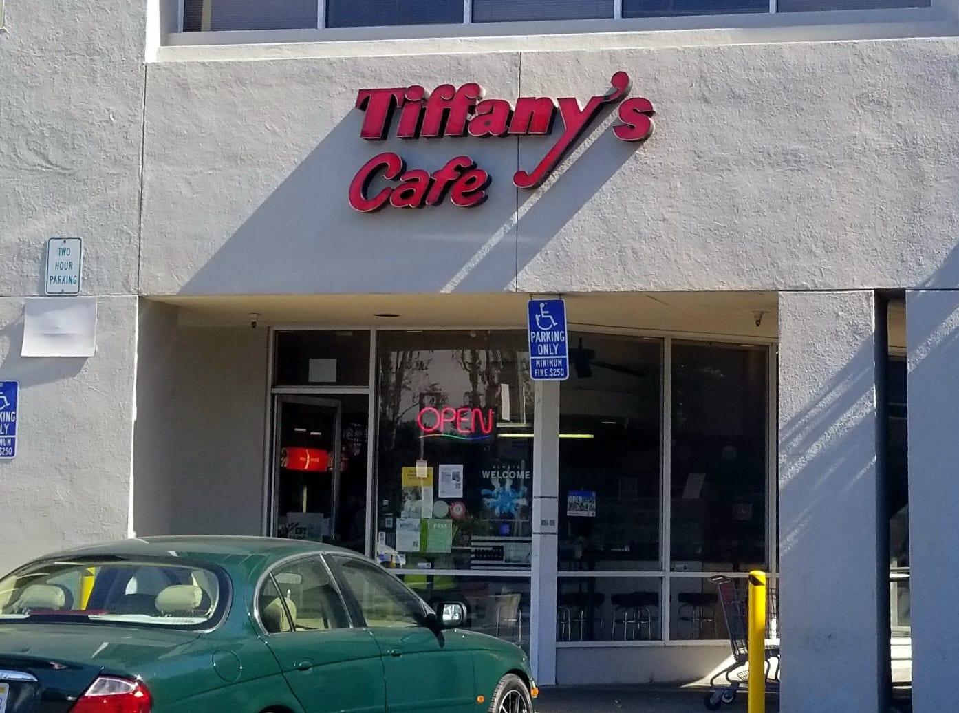 Tiffanys Cafe