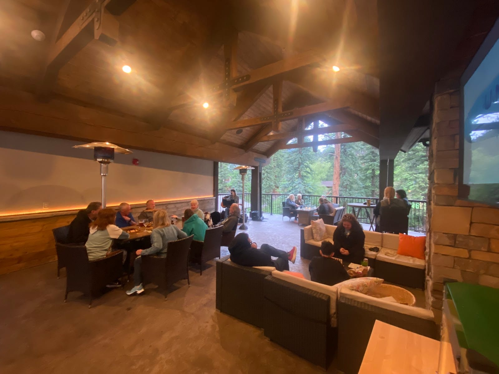 Rockslide Bar, photo 3
