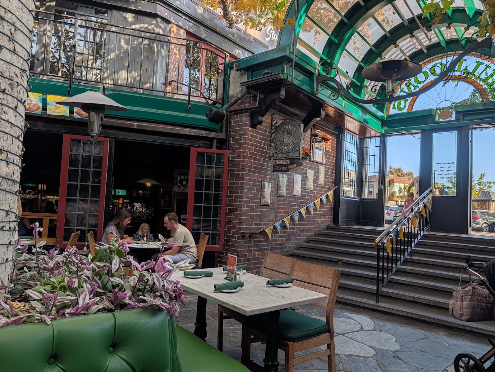 Muldoon's Irish Pub
