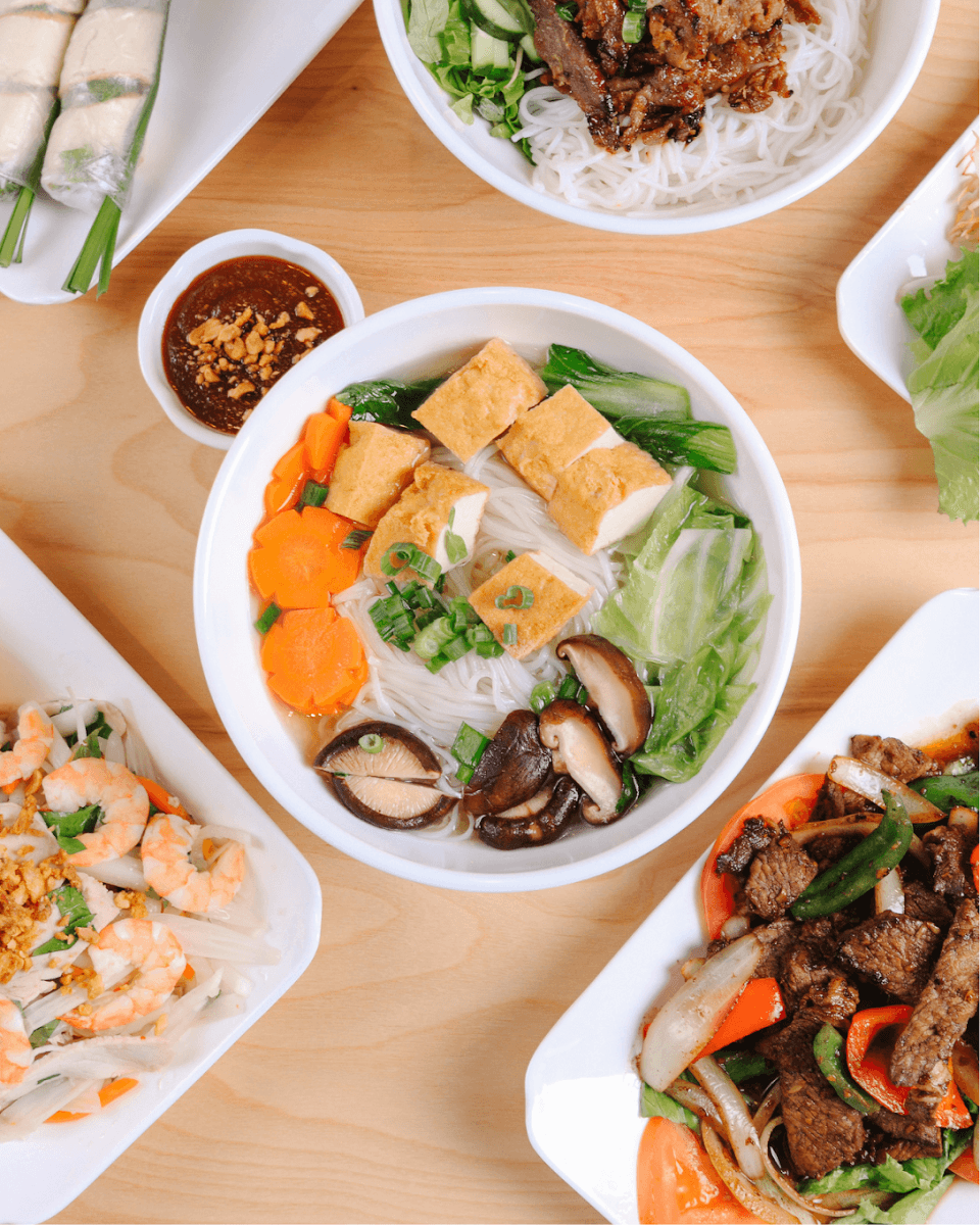 Pho 813, photo 2