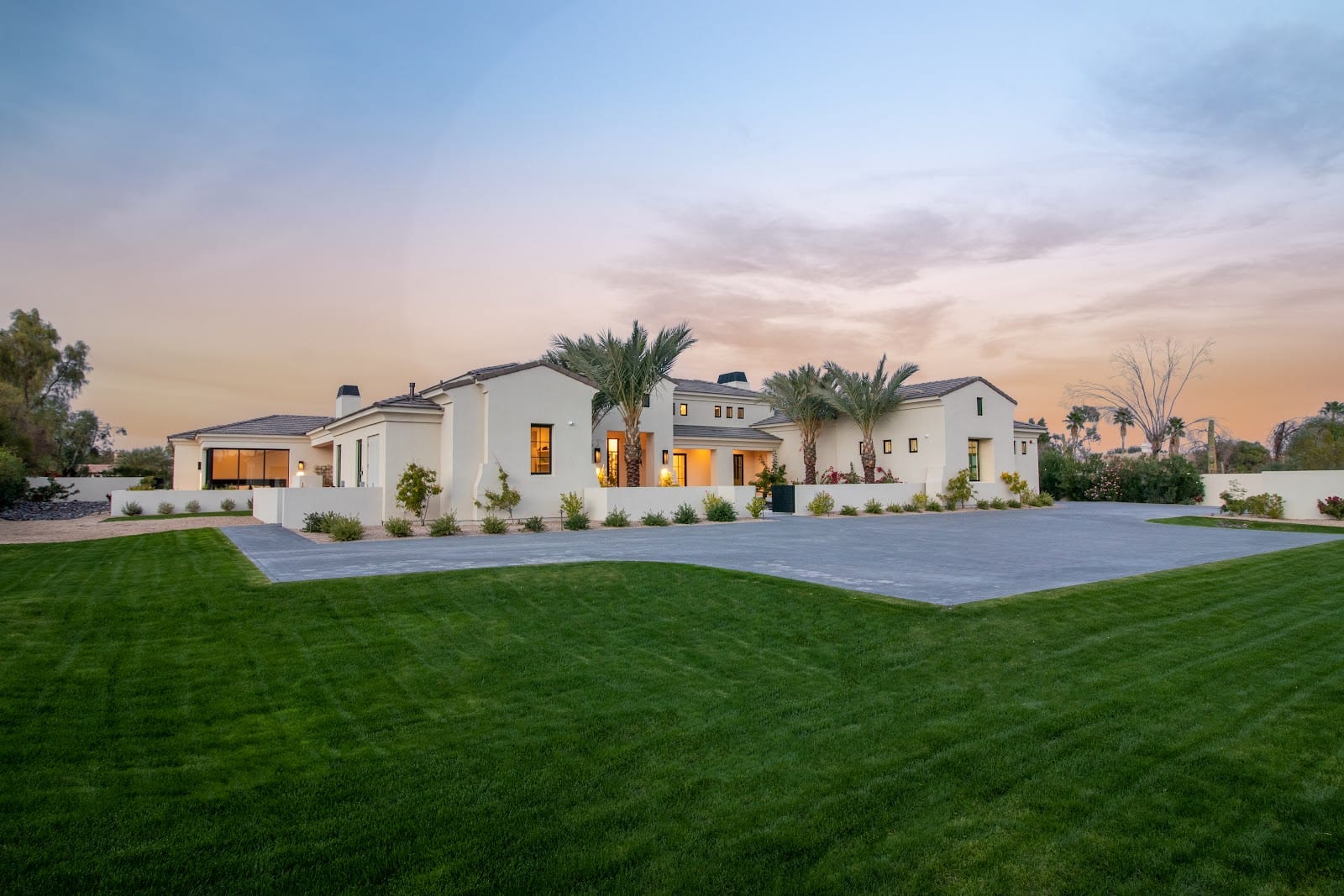 Aaron Benson - Realty One Group - ONEluxe - Scottsdale, Paradise Valley, Arcadia, PV - Luxury Realtor