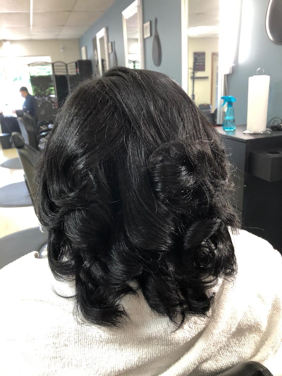 Hilda's beauty and barber (Dominican Hair Salon & Barbershop), photo 3