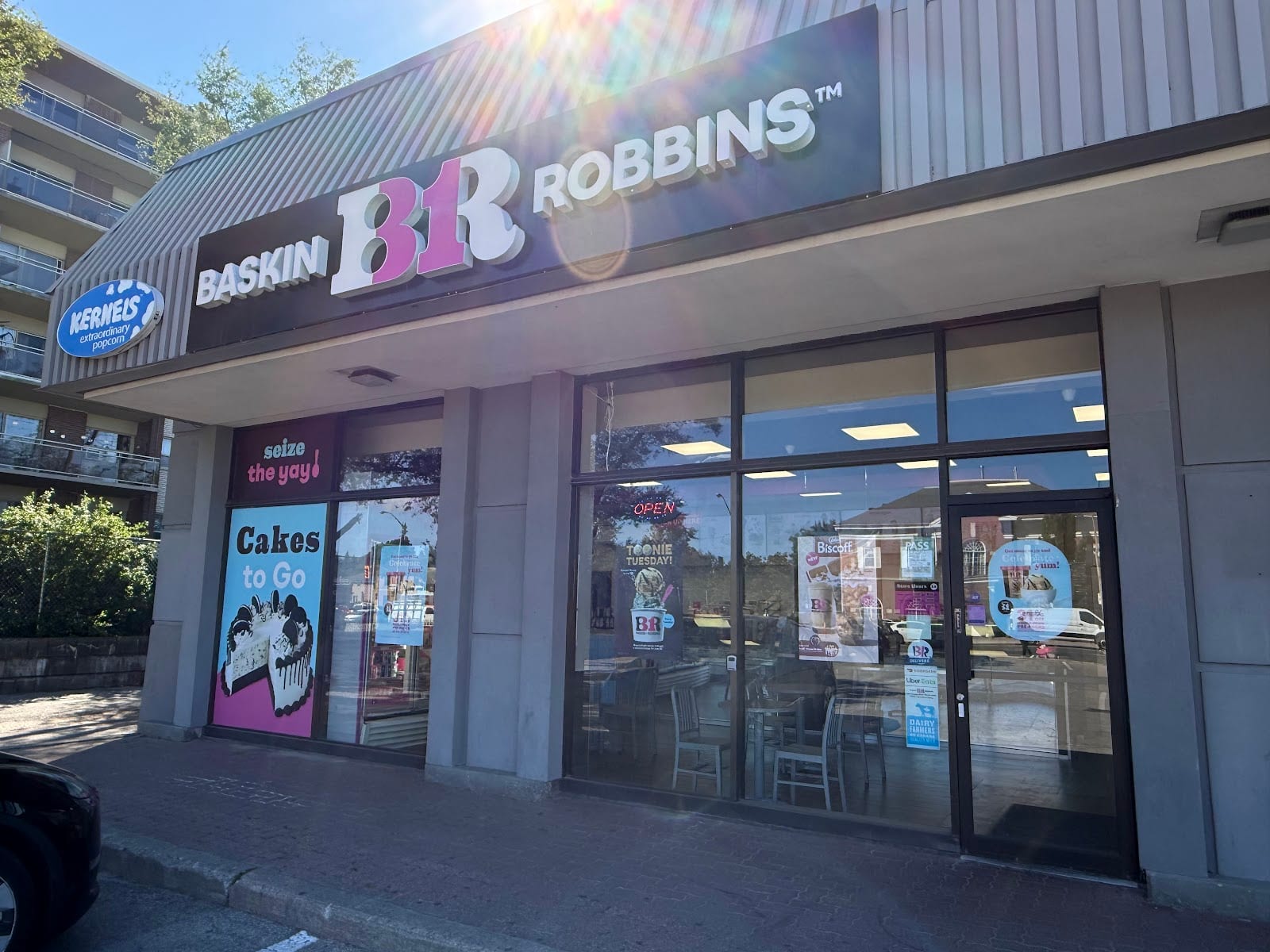 Baskin Robbins & Kernels Popcorn, photo 2