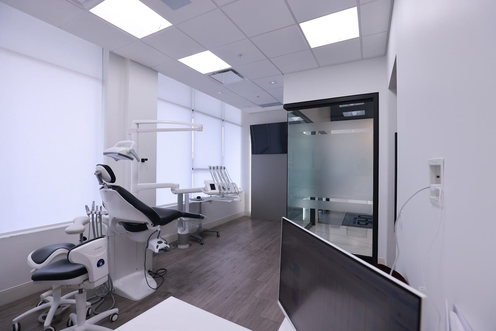 Oris Dental Clinics - Dental Surgery & Implant Specialists - Pediatric Dentistry - Orthodontics, photo 3