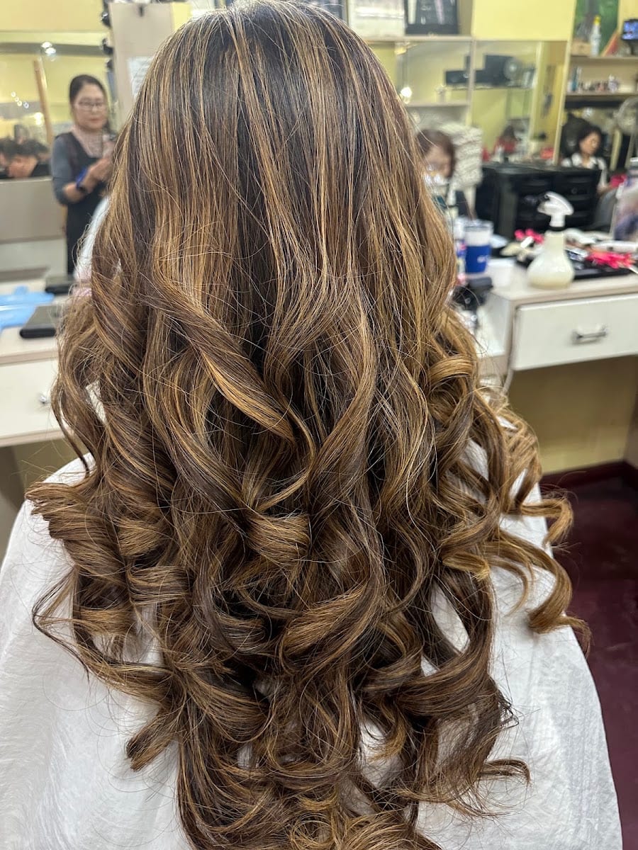 JJ Beauty Salon.