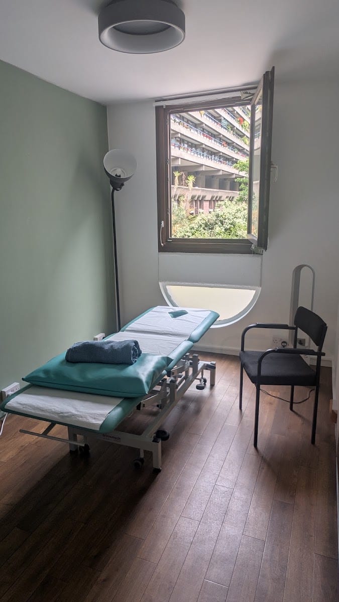 Eleanore | Sports Massage @ Barbican Physio, photo 2