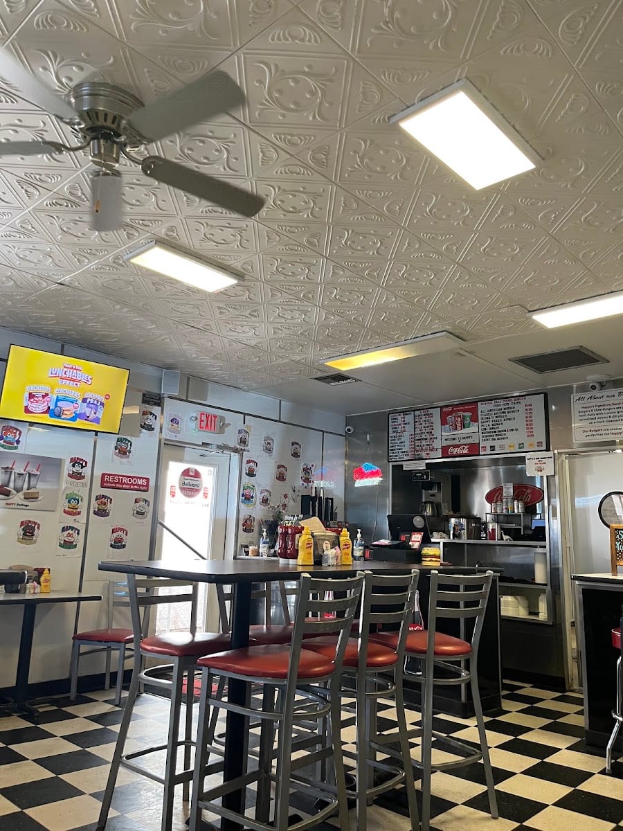 Happy's Hamburgers, photo 4