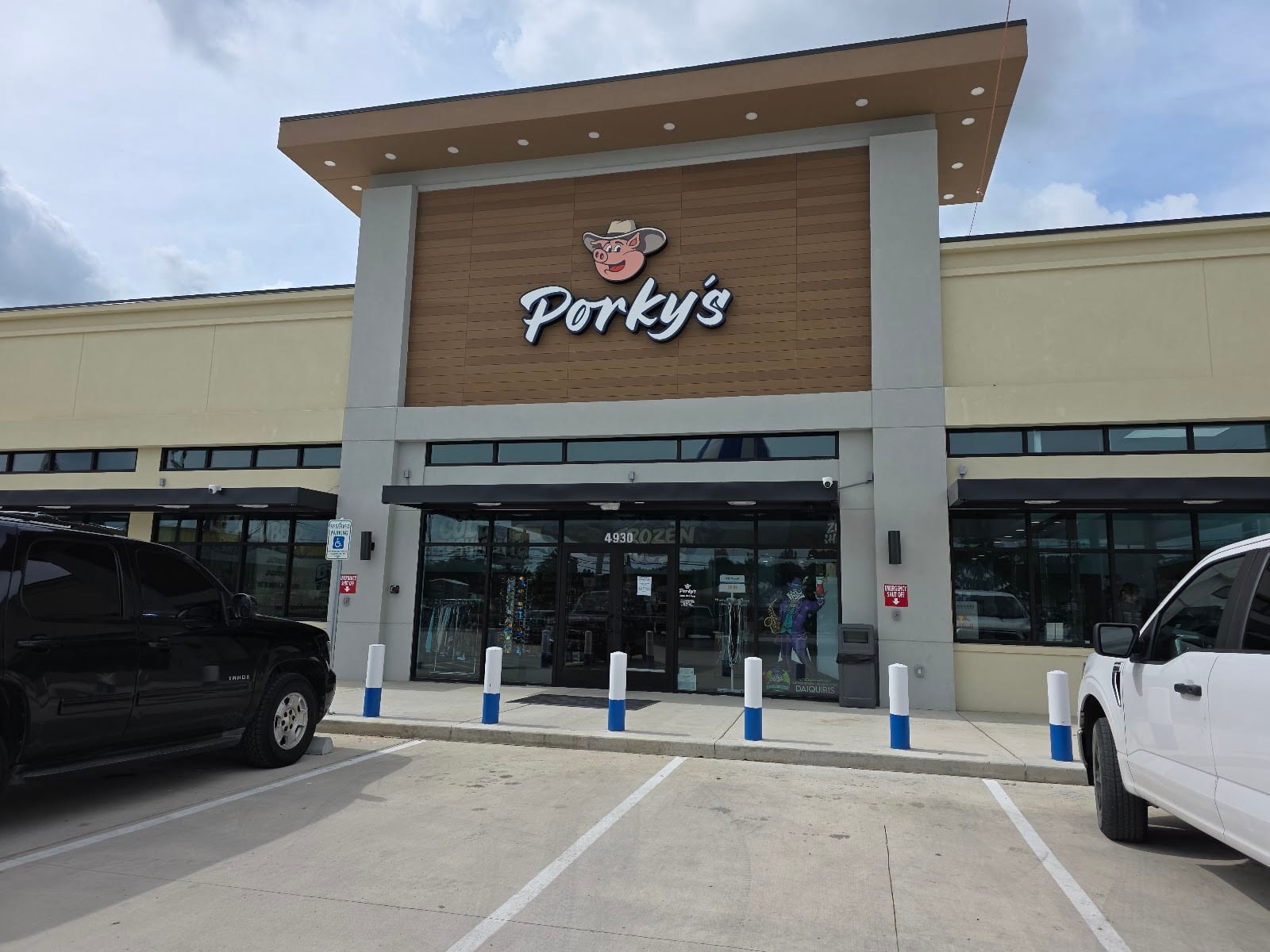 Poryky's Swift Gas Station