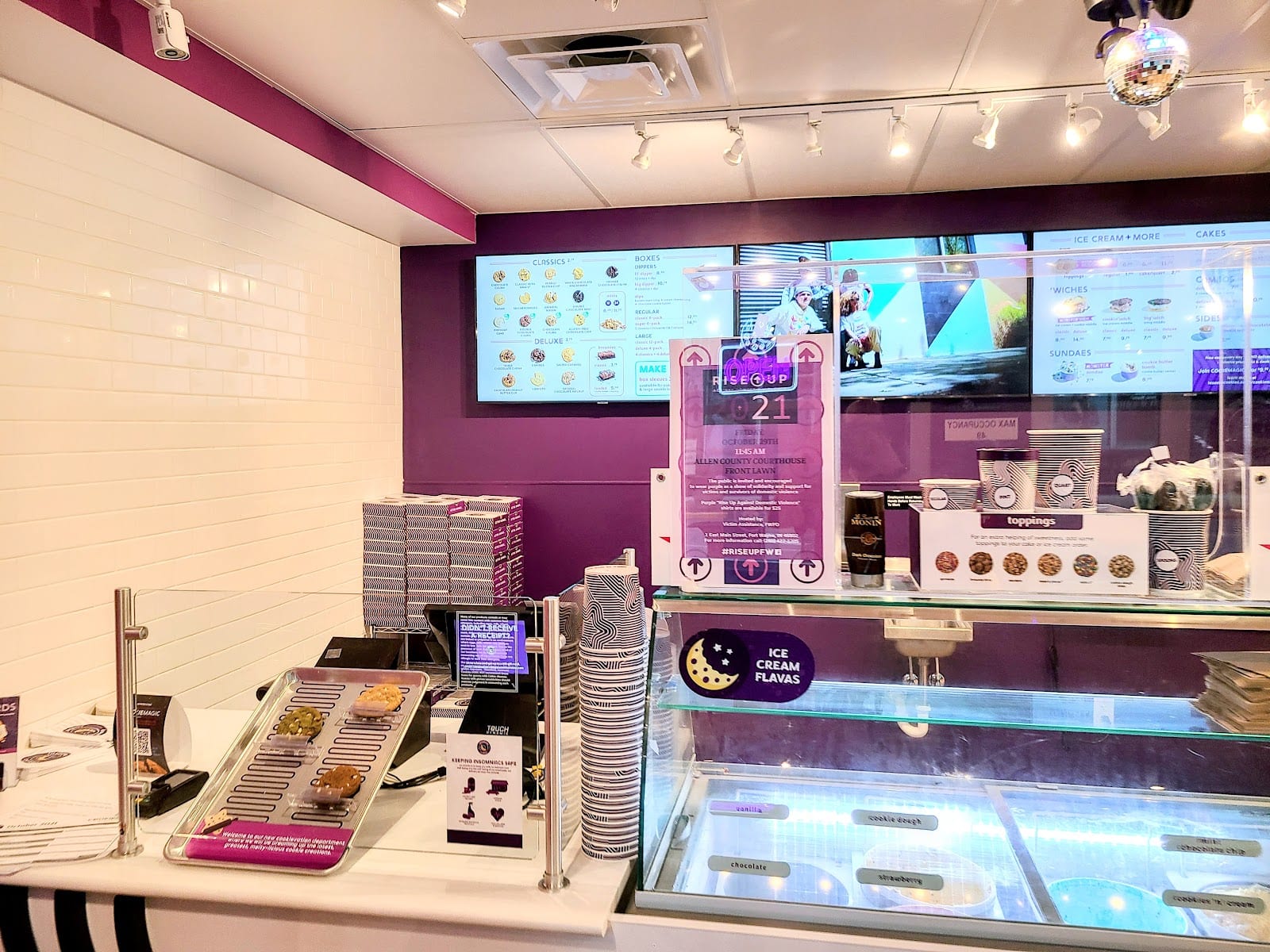 Insomnia Cookies