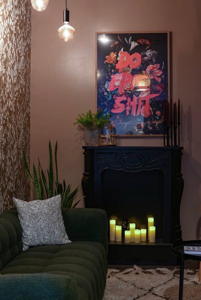 Ivonne Garcia at Sanctuary Salon, photo 3
