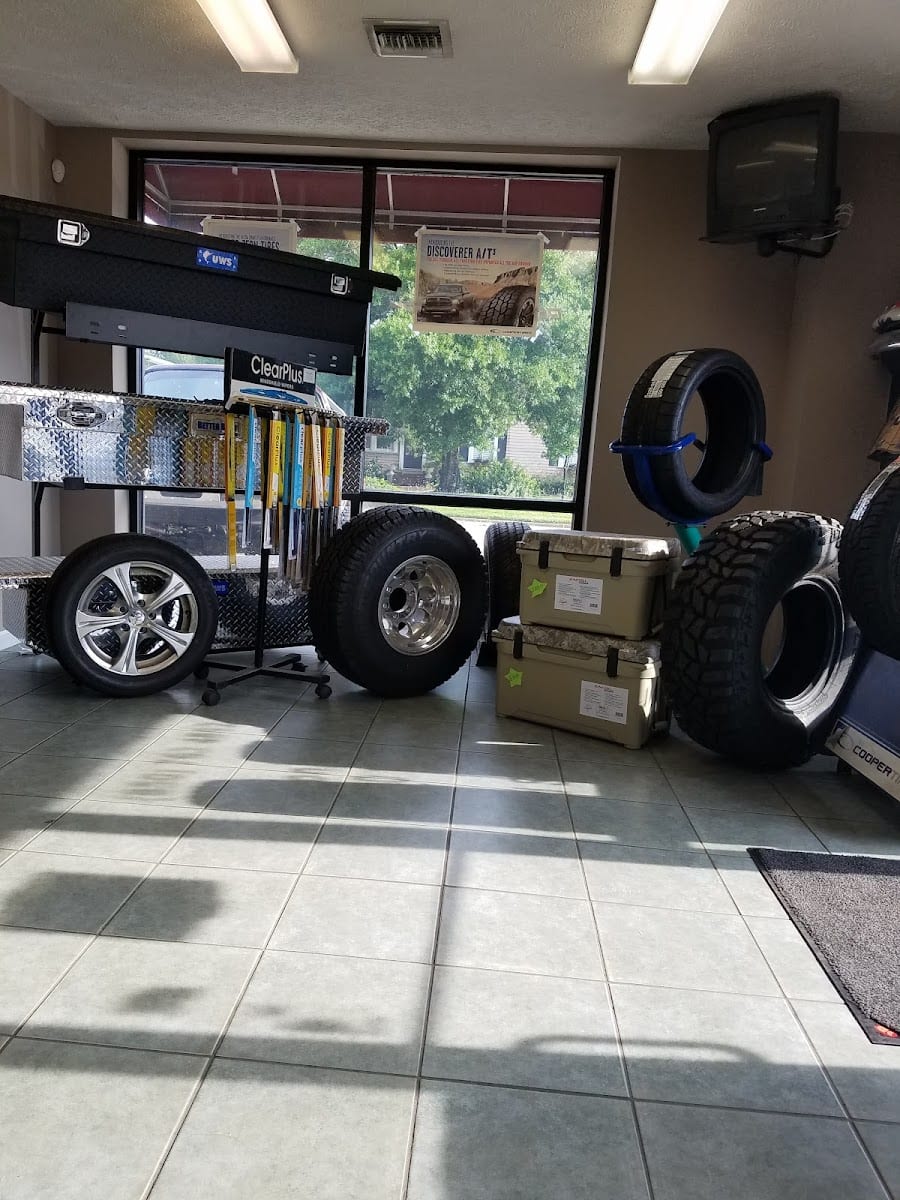 Corner Tire Store, photo 3