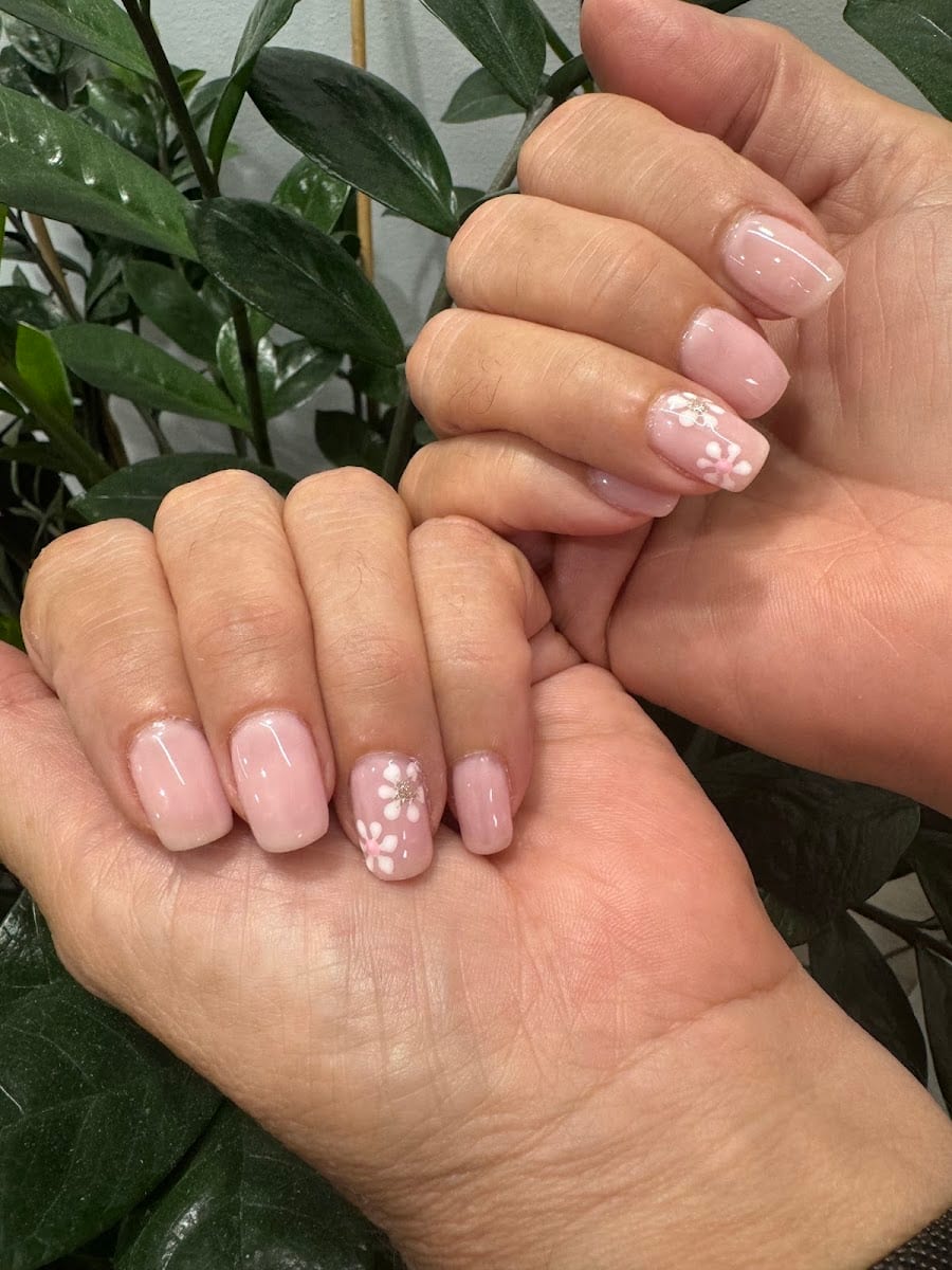 Bee nails & spa, photo 2