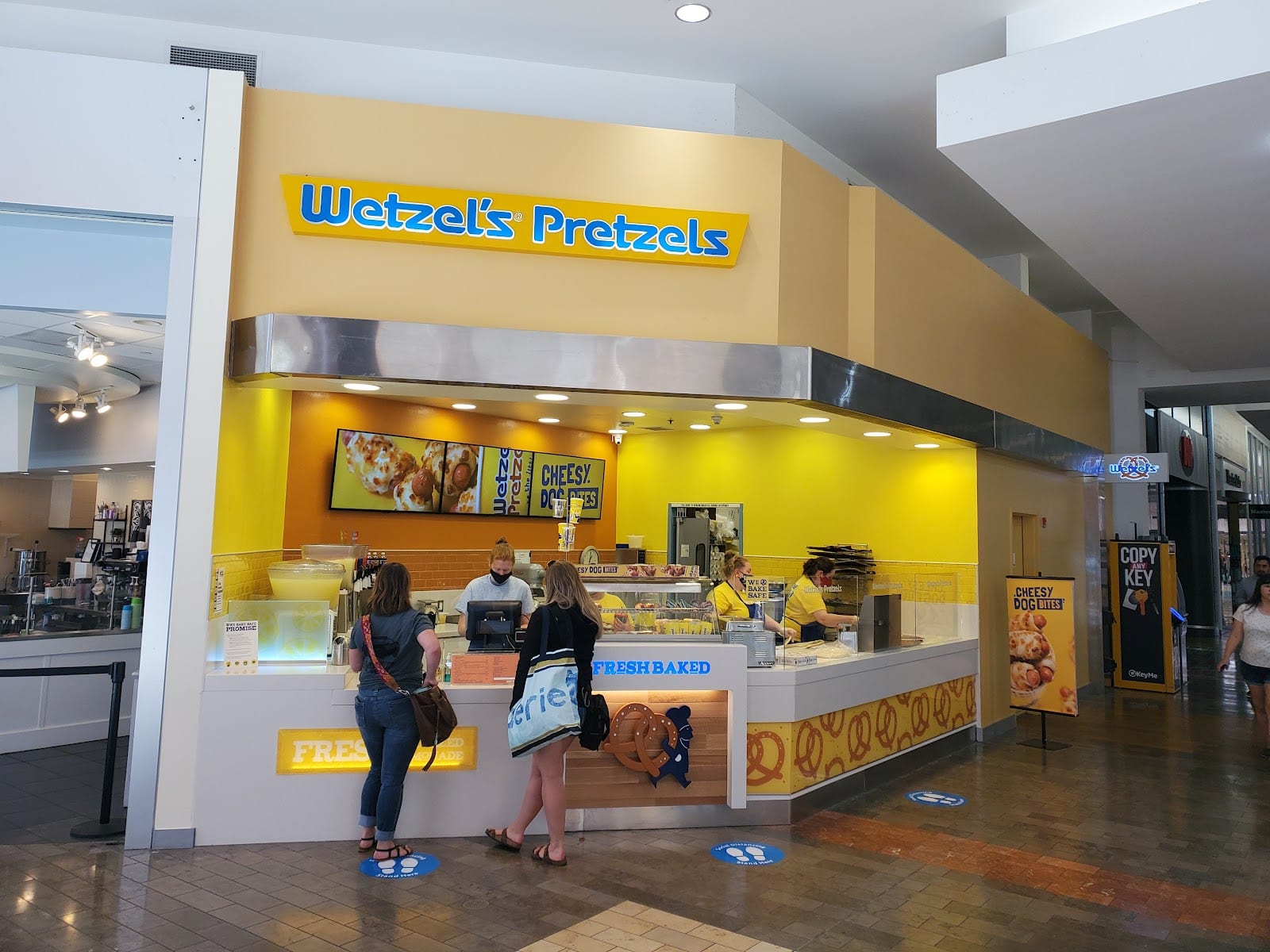 Wetzel's Pretzels, photo 2
