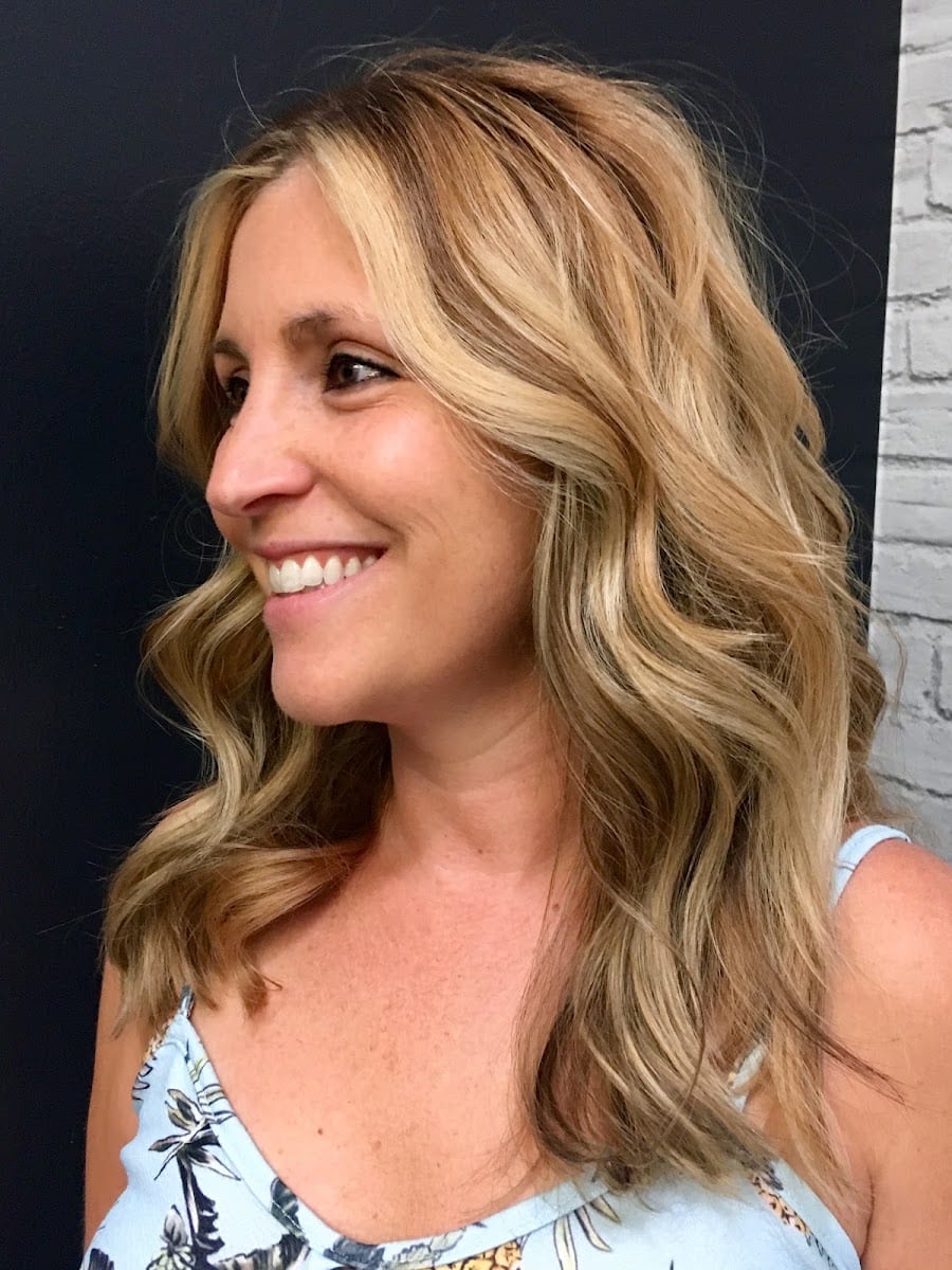 Vanessa P. Stylist: Organic Hair Studio, photo 3