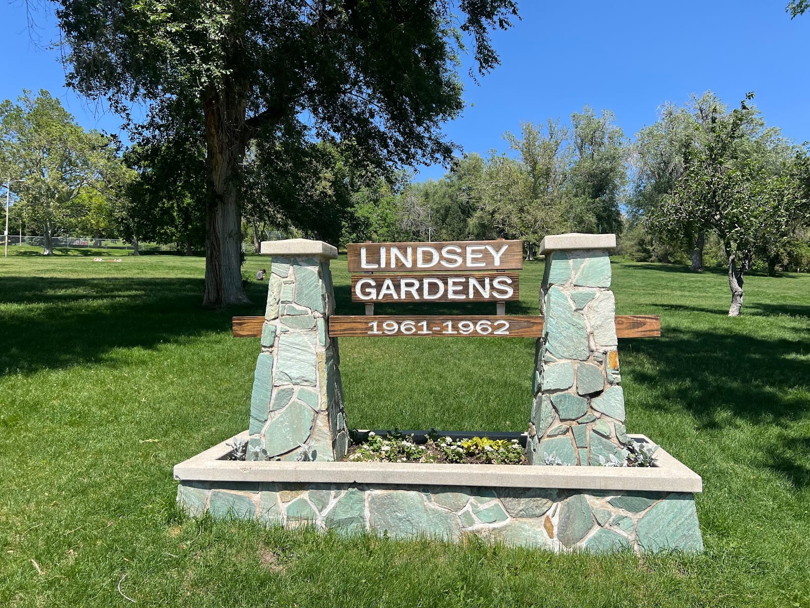 Lindsey Gardens