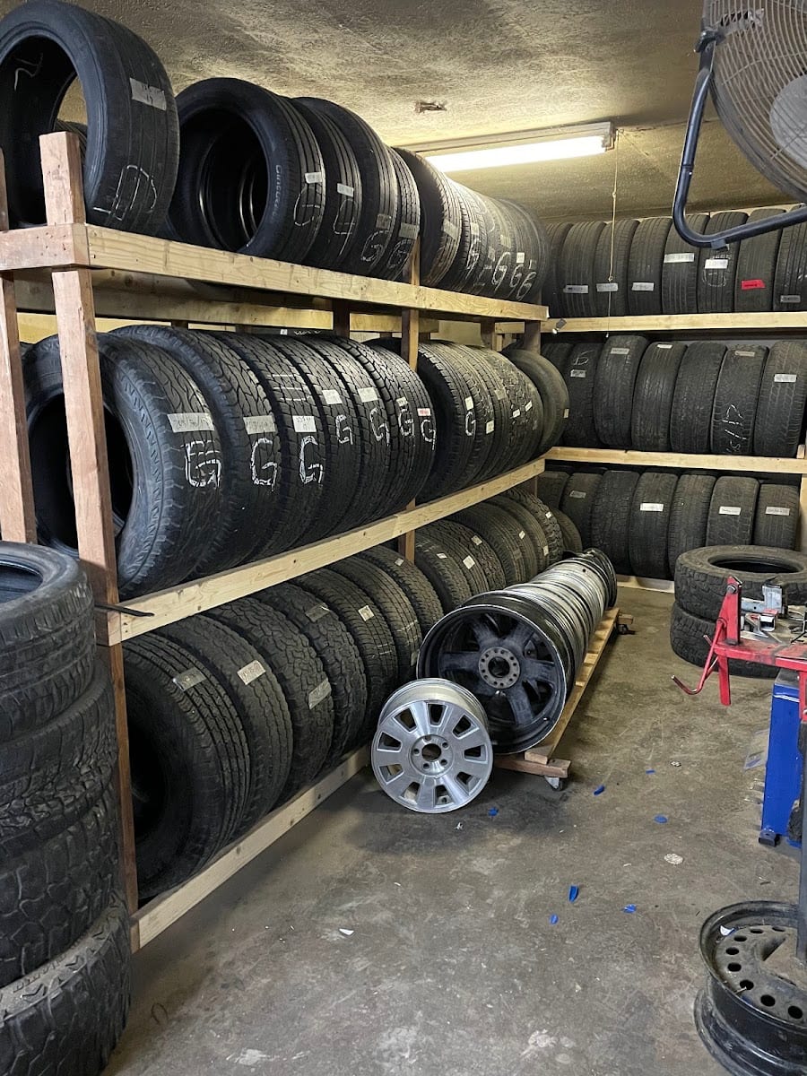 Here-n-There Tire Shop, photo 3