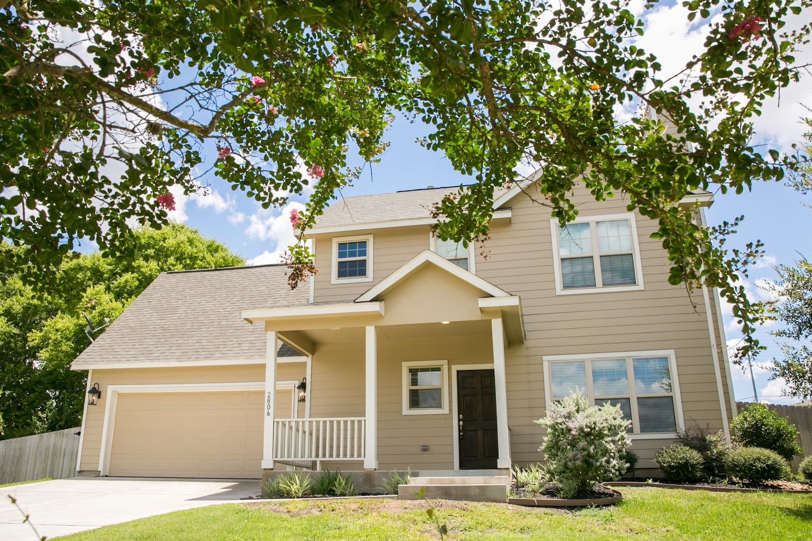 Susan S. Kiel Broker/Owner, United Country Real Estate | Market Realty