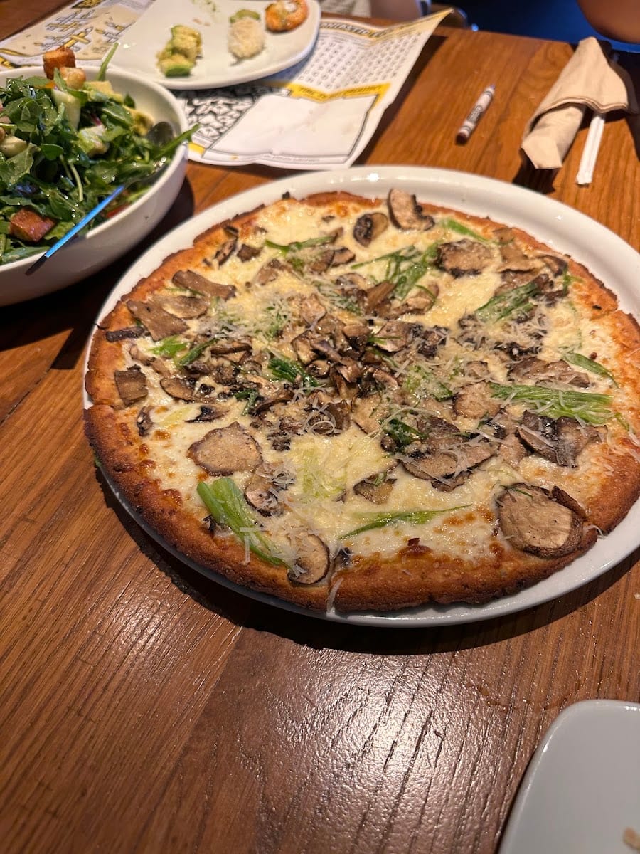 California Pizza Kitchen at Alton Square, photo 4