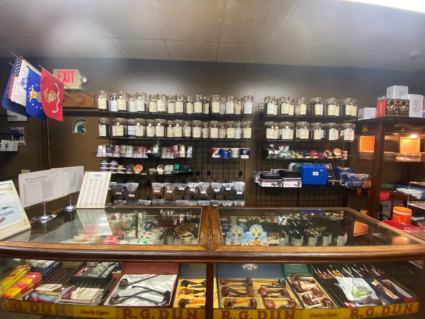 Corona Smoke Shop, photo 4