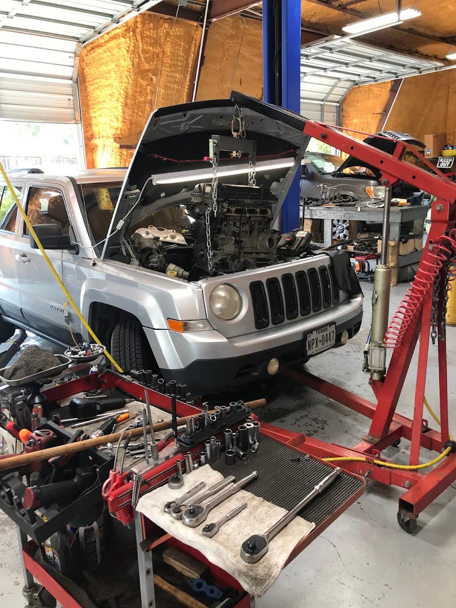 Revolution Auto, photo 4