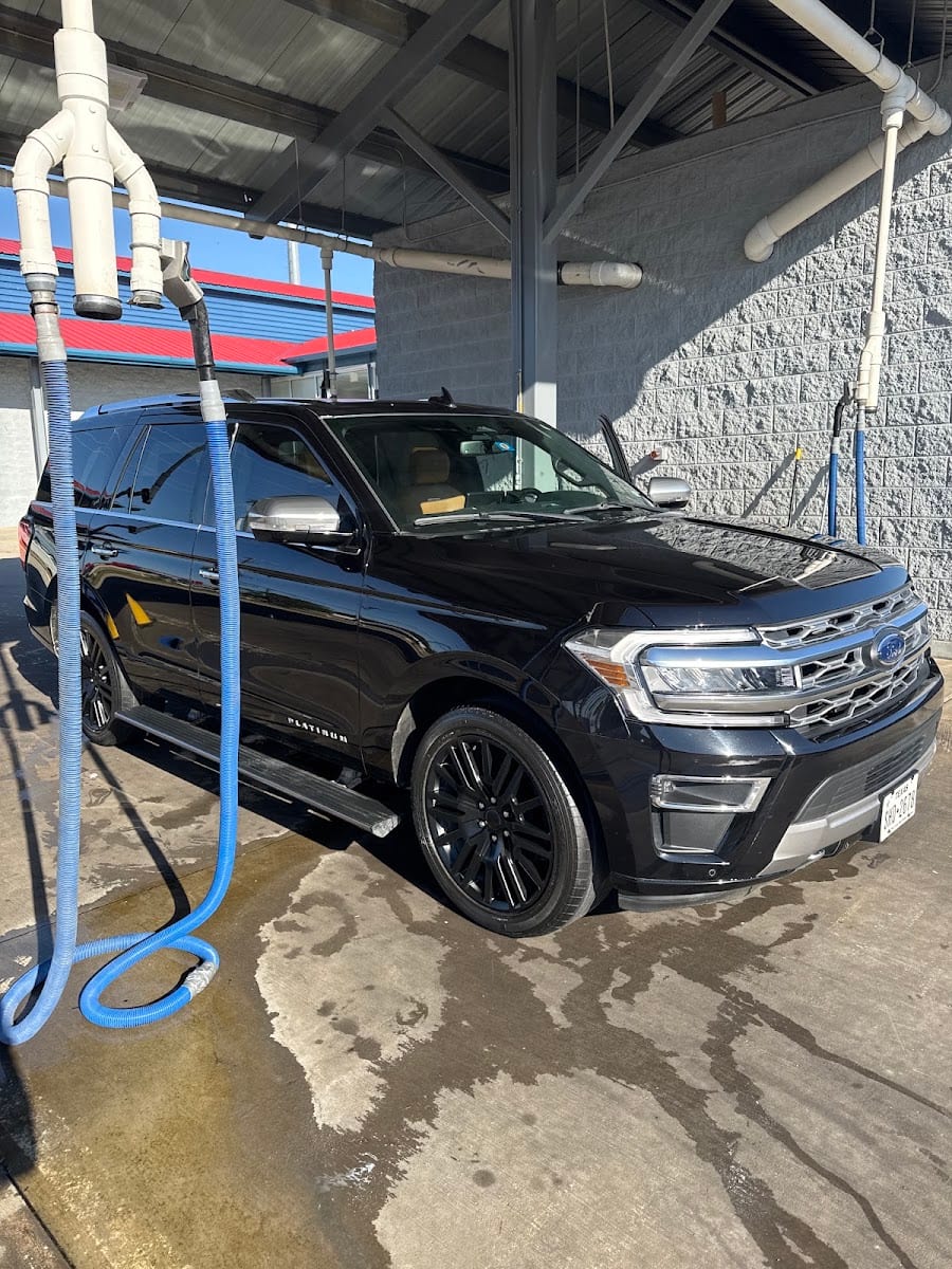 WASHGUYS Car Wash