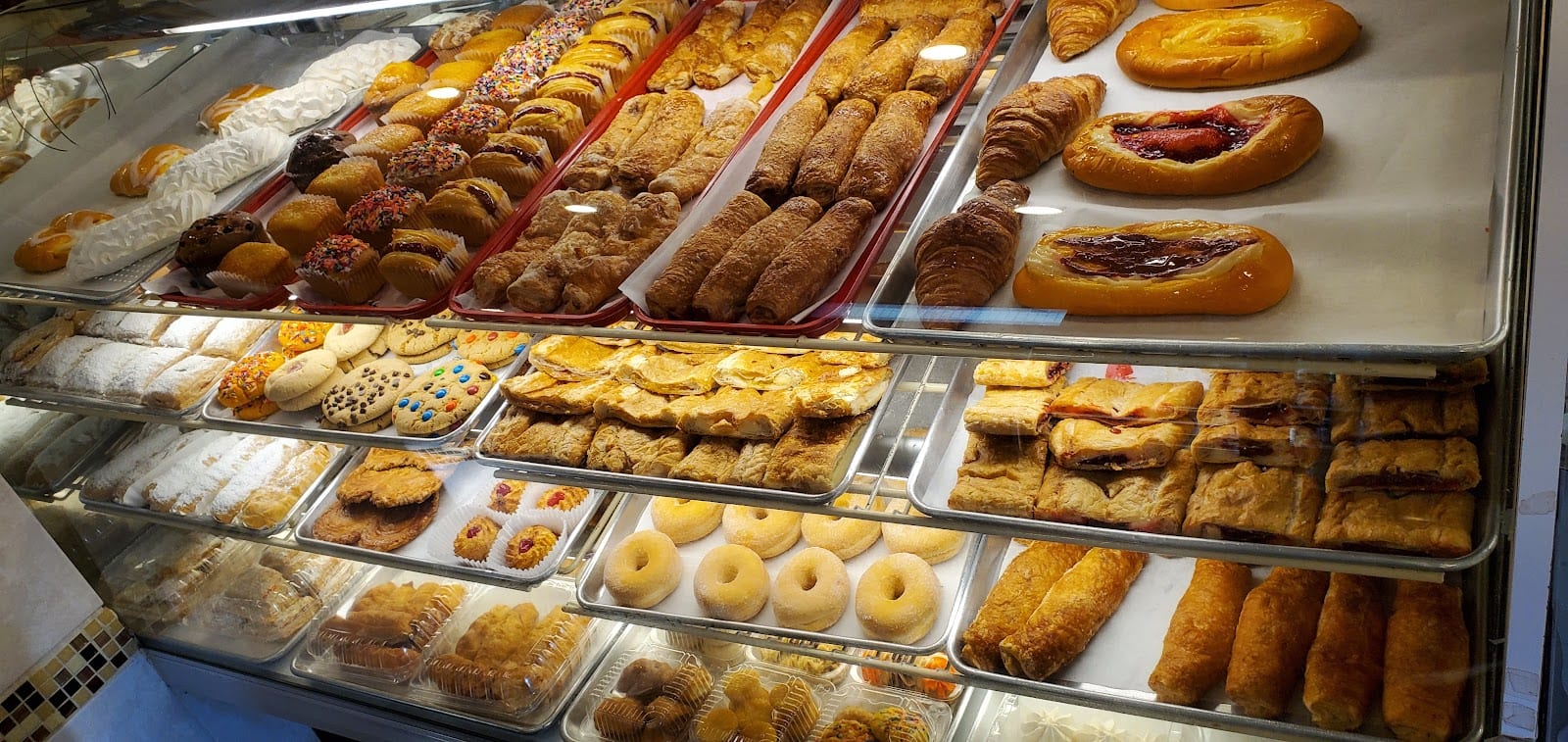 Borinquen Bakery