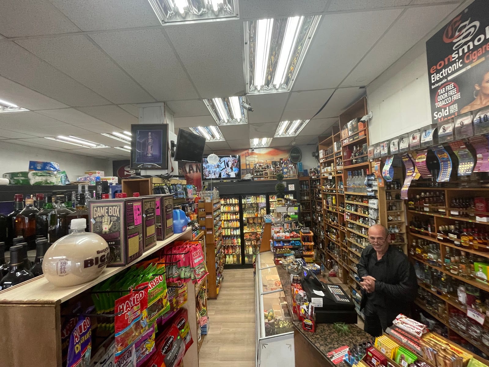 Town Country Market - Sake, Fruits, Beer, Pharmacy, Bakery, Wine, Alcohol, Spirits, photo 3