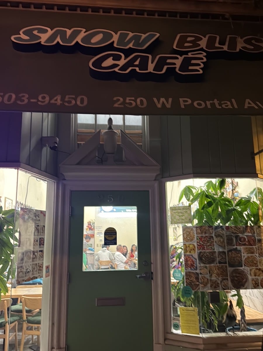 Snow Bliss Cafe