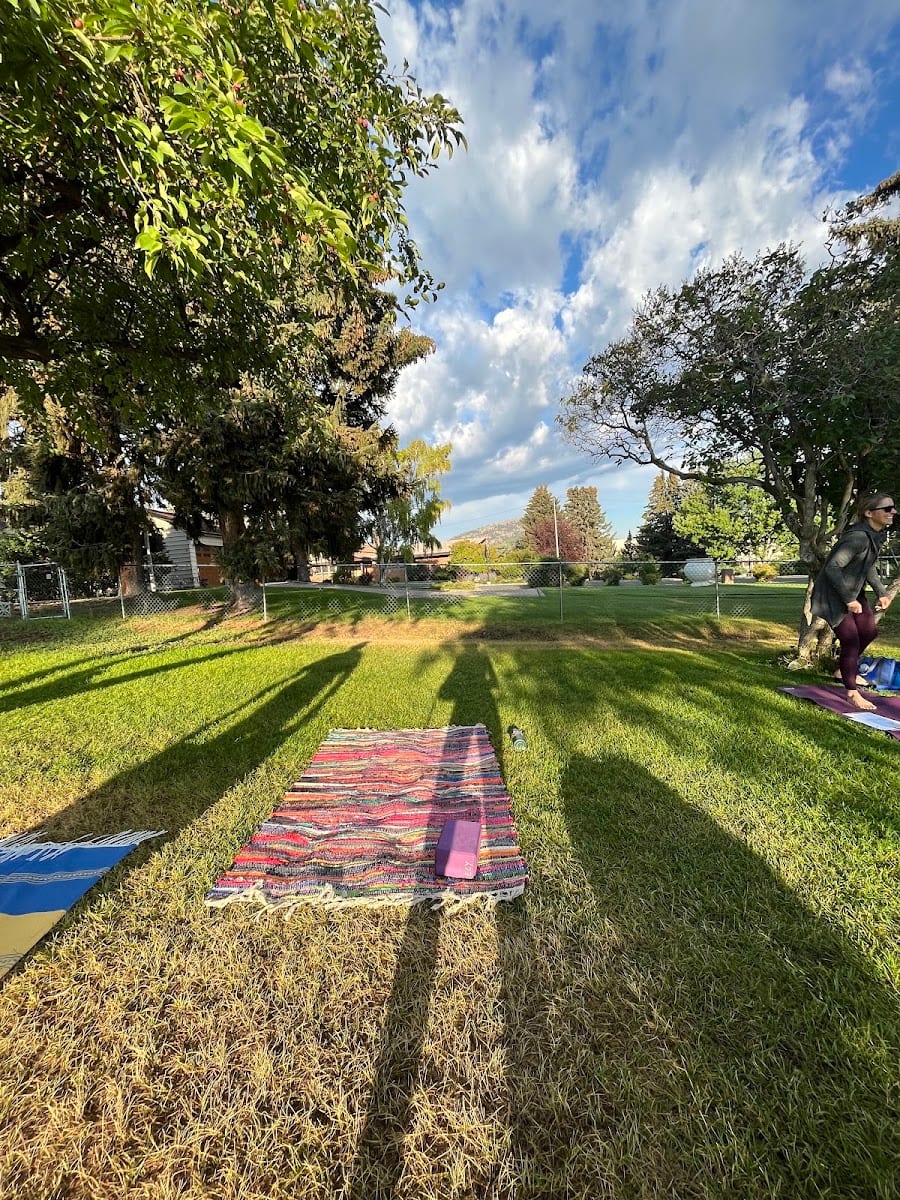 Eclipse Community Yoga, photo 3