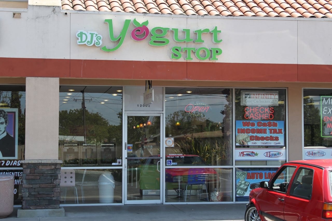 DJ'S YOGURT STOP