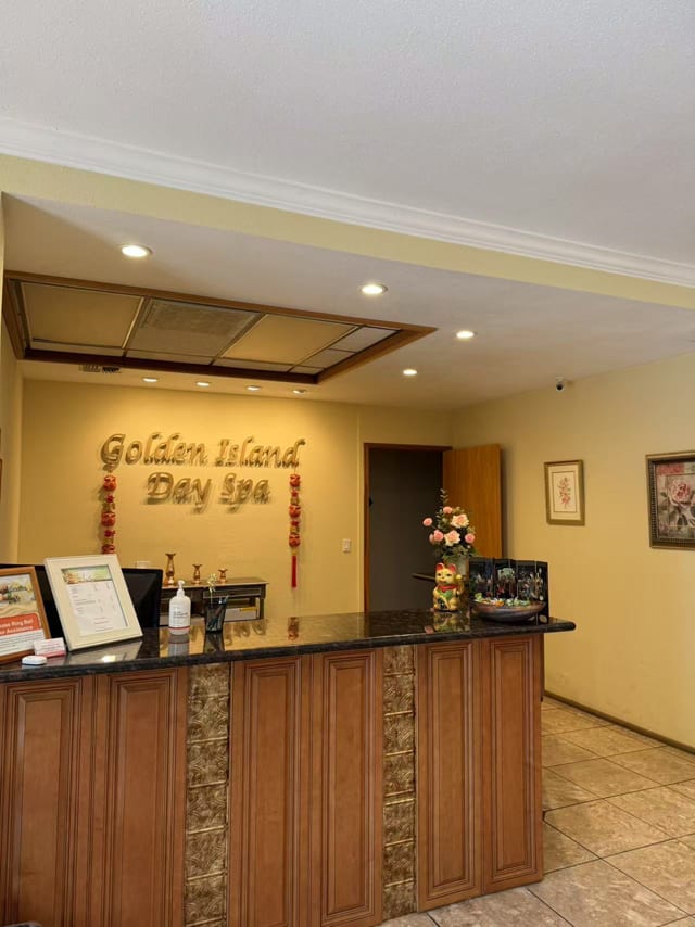 Golden Island Day Spa