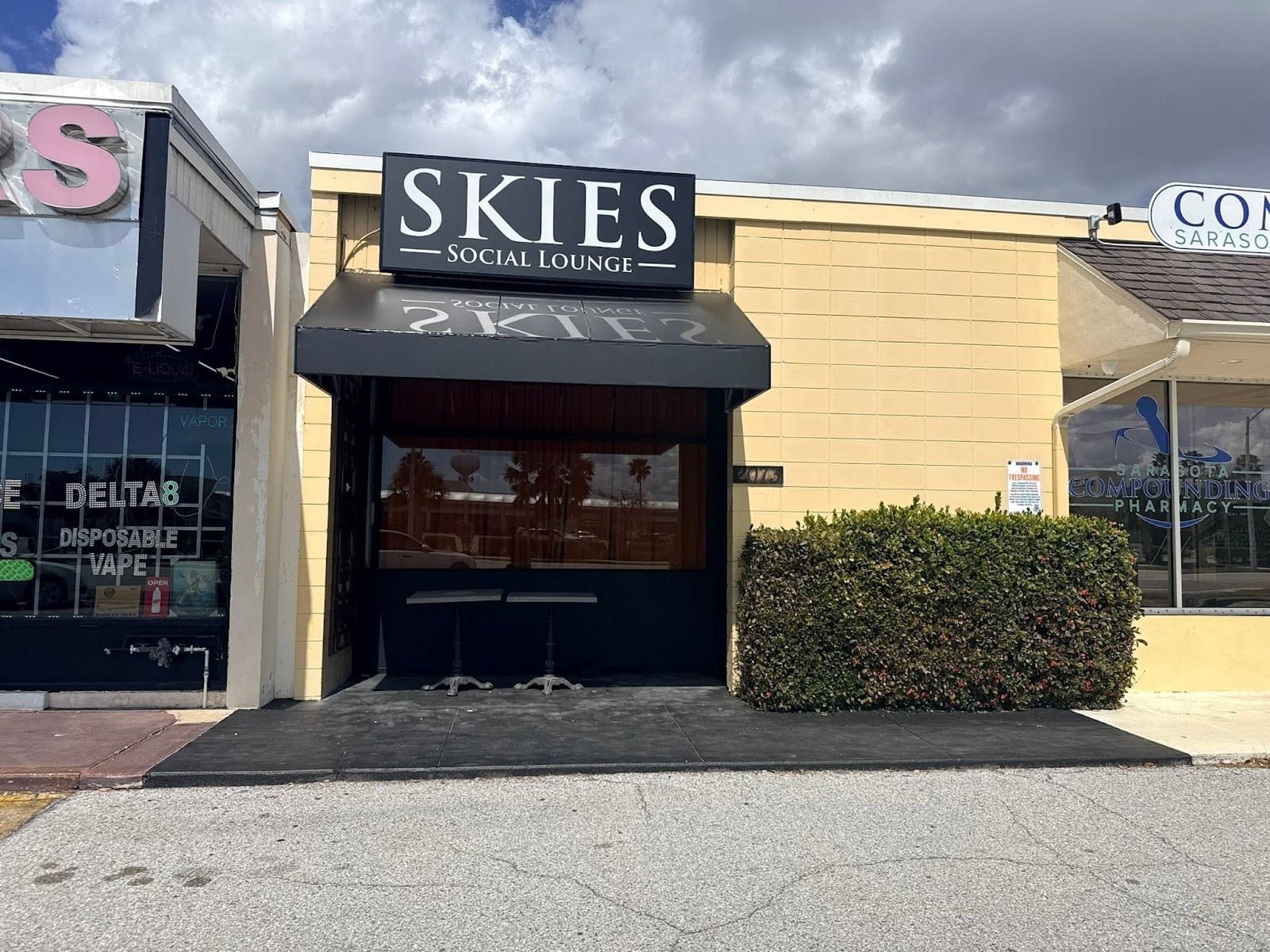 SKIES Social Lounge
