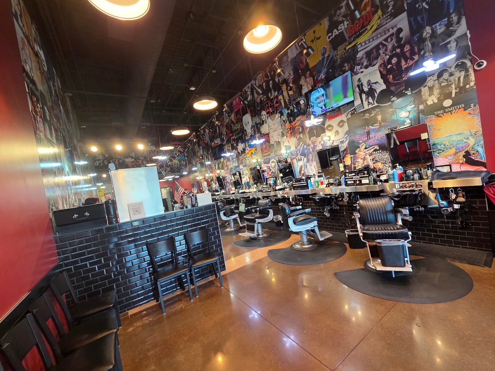 Floyd's 99 Barbershop
