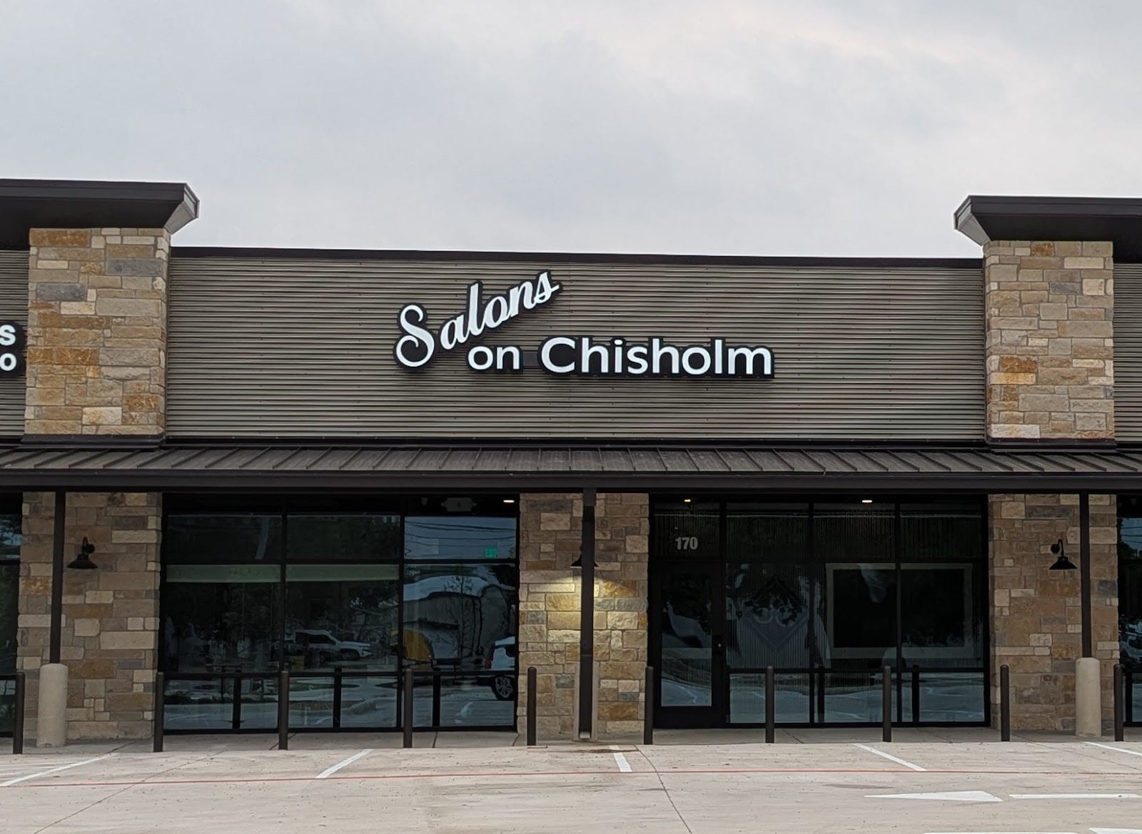 Salons on Chisholm, photo 4